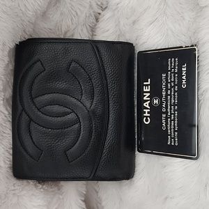 Authentic CHANEL caviar skin CoCo mark bifold Wallet